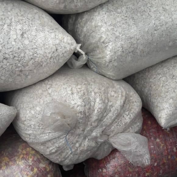 Lote de material plastico recuperado 10